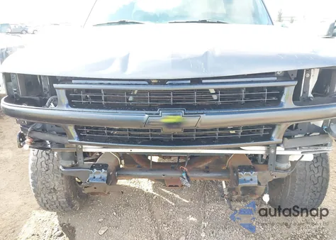 2001 Chevrolet Silverado 1500 Ls из США, поврежденный, VIN 2GCEC19T811324075